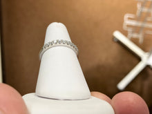 Cargar imagen en el visor de la galería, Women&#39;s White Gold Diamond Wedding Ring