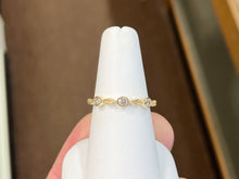 Cargar imagen en el visor de la galería, Diamond Gold Wedding Ring