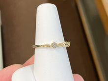 Cargar imagen en el visor de la galería, Diamond Gold Wedding Ring