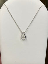 Cargar imagen en el visor de la galería, Silver Shimmer Diamond Pendant