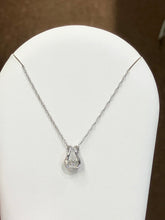 Cargar imagen en el visor de la galería, Silver Shimmer Diamond Pendant