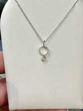 Cargar imagen en el visor de la galería, Silver Diamond Pendant