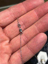 Cargar imagen en el visor de la galería, Silver Diamond Pendant