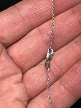 Cargar imagen en el visor de la galería, Silver Shimmer Diamond Pendant
