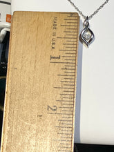 Cargar imagen en el visor de la galería, Silver Shimmer Diamond Pendant