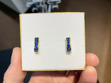 Cargar imagen en el visor de la galería, Sapphire Gold Earrings