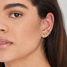 Laden Sie das Bild in den Galerie-Viewer, Silver Smooth Huggie Hoop Earrings