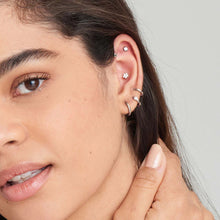 Laden Sie das Bild in den Galerie-Viewer, Silver Smooth Huggie Hoop Earrings