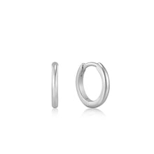 Laden Sie das Bild in den Galerie-Viewer, Silver Smooth Huggie Hoop Earrings