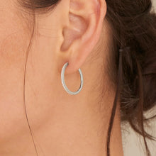 Laden Sie das Bild in den Galerie-Viewer, Glam Hoop Earrings