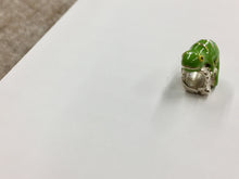 Load image into Gallery viewer, LIzard Silver Bead