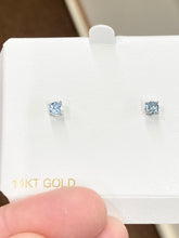 Laden Sie das Bild in den Galerie-Viewer, Sky Blue Topaz 14 K White Gold Stud Earrings