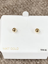 Cargar imagen en el visor de la galería, Gold Ball Earrings 6 Millimeters