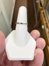 Charger l&#39;image dans la galerie, White Gold Thin Wedding Band