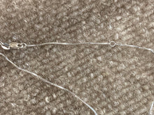 Cargar imagen en el visor de la galería, Diamond Silver Love Knot Adjustable Pendant