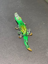 Cargar imagen en el visor de la galería, Little Alligator Glass Figurine