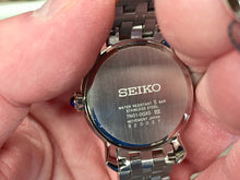 Laden Sie das Bild in den Galerie-Viewer, Seiko Women&#39;s Stainless Steel Quartz Watch