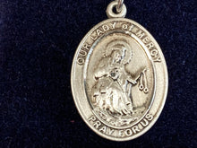 Charger l&#39;image dans la galerie, Our Lady Of Mercy Silver Pendant With Chain