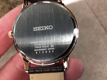 Laden Sie das Bild in den Galerie-Viewer, Seiko Rose Color Men&#39;s Leather Watch