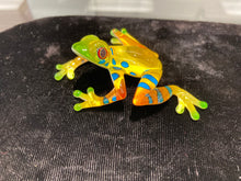 Load image into Gallery viewer, Rain Forest Frog Glass Figurine