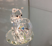 Load image into Gallery viewer, Curious Cat Crystal Figurine