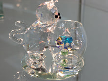 Laden Sie das Bild in den Galerie-Viewer, Curious Cat Crystal Figurine