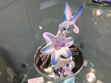 Load image into Gallery viewer, Hummingbird &amp; Flower Glass Figurine