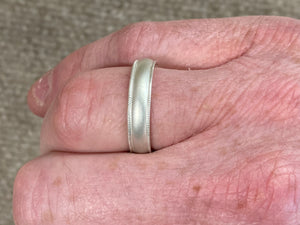 Silver Men' Brushed Finish Wedding Ring