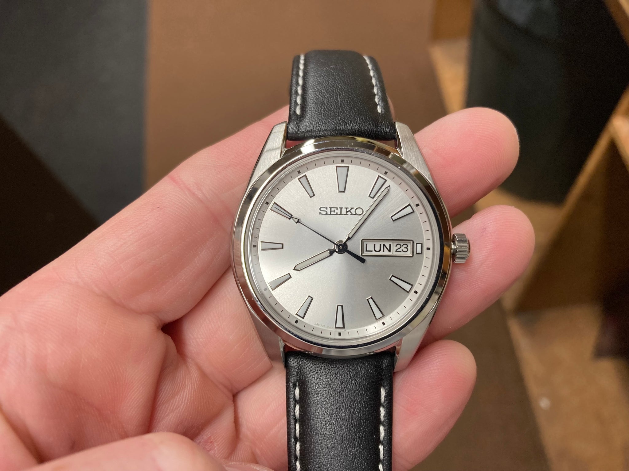 Fodgænger nitrogen Certifikat Seiko Silver Color Day And Date Watch – DeGrandpre Jewelers