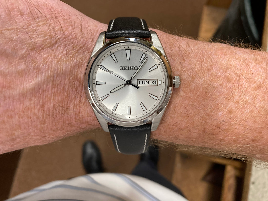 Seiko Silver Color Day And Date Watch