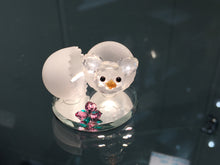 Cargar imagen en el visor de la galería, Spring Chick Crystal Figurine