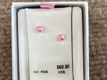 Laden Sie das Bild in den Galerie-Viewer, Pink Pearl Silver Baby Earrings