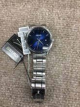 Cargar imagen en el visor de la galería, Men&#39;s Seiko Blue Dial Stainless Steel Watch