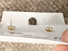 Cargar imagen en el visor de la galería, Gold Ball Earrings 6 Millimeters