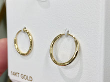 Cargar imagen en el visor de la galería, Gold Small Hoop Earrings
