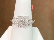 Charger l&#39;image dans la galerie, Diamond Engagement Ring