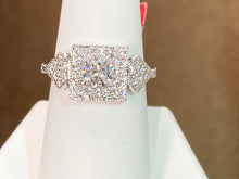 Cargar imagen en el visor de la galería, Diamond Engagement Ring