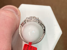 Cargar imagen en el visor de la galería, Diamond Engagement Ring
