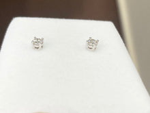 Charger l&#39;image dans la galerie, Quarter Carat White Gold Diamond Stud Earrings