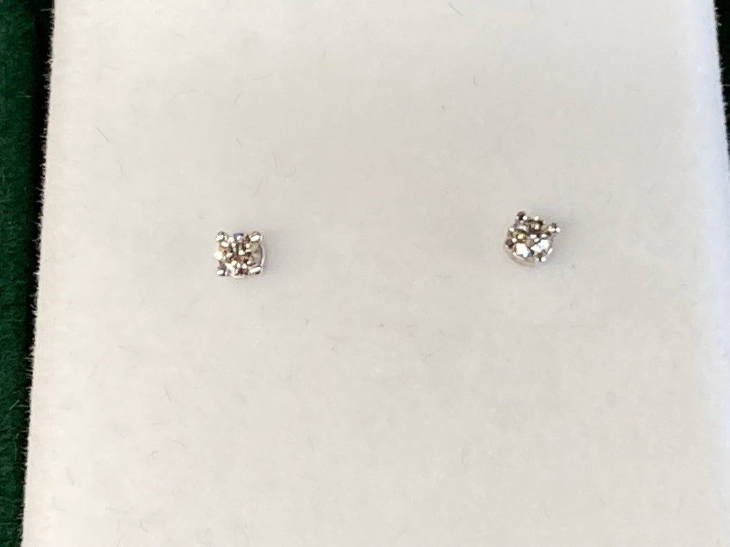 Diamond Stud Earrings 0.10 Carats White Gold