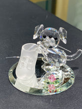 Cargar imagen en el visor de la galería, Hush Puppy Crystal Figurine