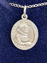 Cargar imagen en el visor de la galería, Saint Pio Of Pietrelcina Silver Pendant With Chain