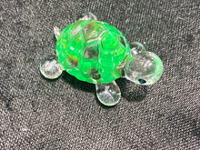 Cargar imagen en el visor de la galería, Small Green Turtle Glass Figurine