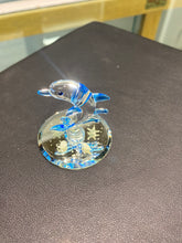 Cargar imagen en el visor de la galería, Dolphin Glass Figurine