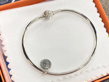 Cargar imagen en el visor de la galería, Cape Cod Silver Bracelet With Swirl Bead
