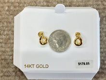 Laden Sie das Bild in den Galerie-Viewer, 14 K Yellow Gold Infinity Earrings