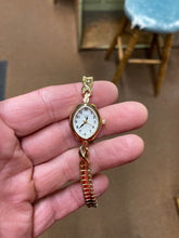 Charger l&#39;image dans la galerie, DeGrandpre Jewelers Women&#39;s Gold Tone Expansion Watch