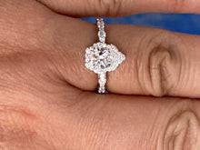 Laden Sie das Bild in den Galerie-Viewer, Pear Shaped Diamond Engagement  Ring