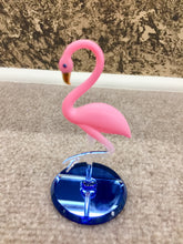 Charger l&#39;image dans la galerie, Flamingo Glass Figurine