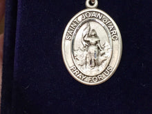 Cargar imagen en el visor de la galería, Saint Joan Of Arc Silver Medal And 18 Inch Silver Chain Religious